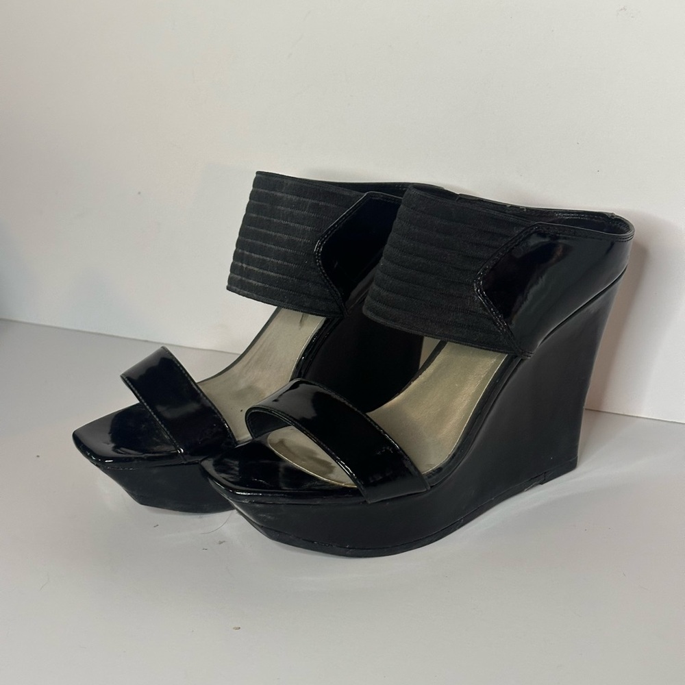 Jessica Simpson Frantasiax - Black wedge Pat leather/elastic